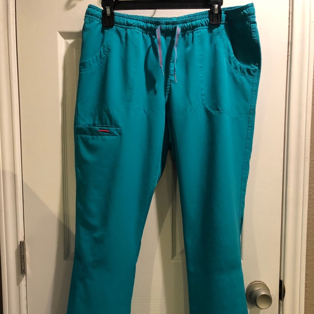 Med couture air large petite scrub pants